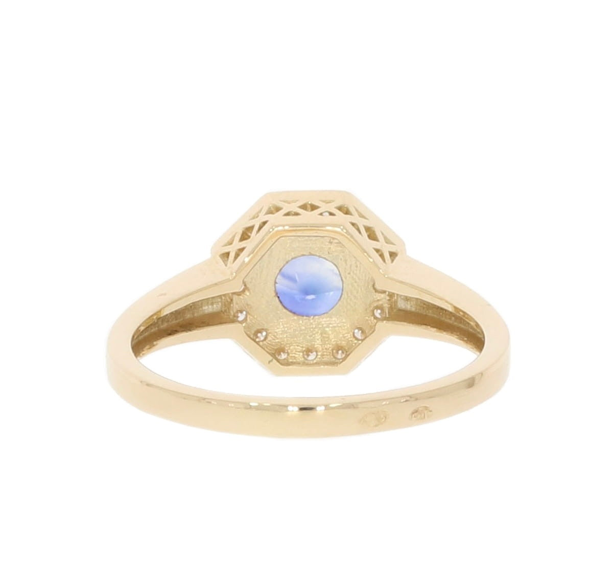 Exquisite Elegance: The Sapphire & Diamond Commitment Ring